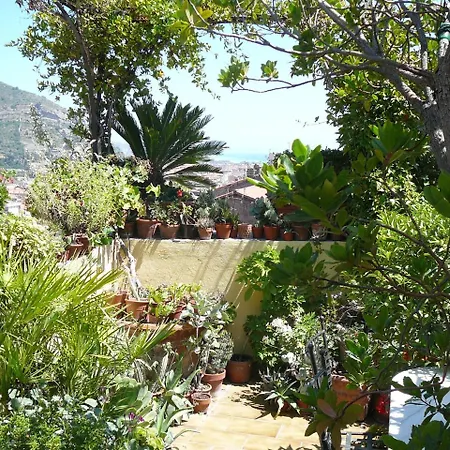 La Terrazza Dei Pelargoni Bed & Breakfast