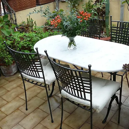 Bed & Breakfast La Terrazza Dei Pelargoni 3*