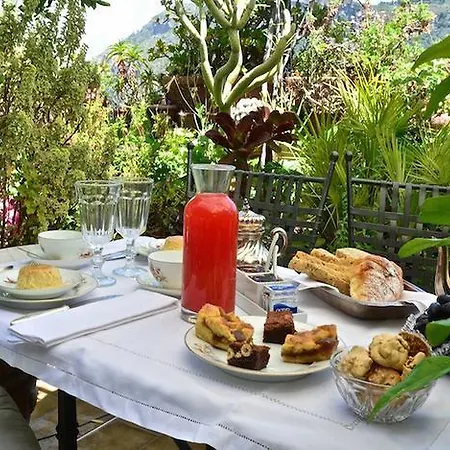 Alojamento de Acomodação e Pequeno-almoço La Terrazza Dei Pelargoni 3*