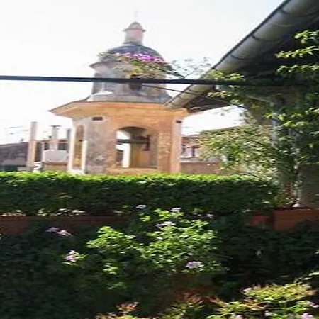 拉特拉莎迪佩蓝戈尼b&b酒店 住宿加早餐酒店