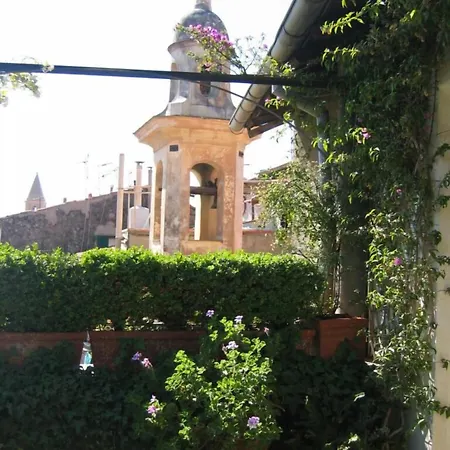La Terrazza Dei Pelargoni Alojamento de Acomodação e Pequeno-almoço Ventimiglia