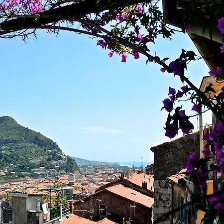 La Terrazza Dei Pelargoni Alojamento de Acomodação e Pequeno-almoço Ventimiglia