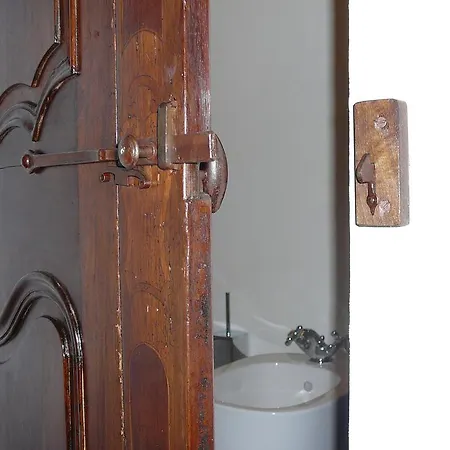 拉特拉莎迪佩蓝戈尼b&b酒店 3*