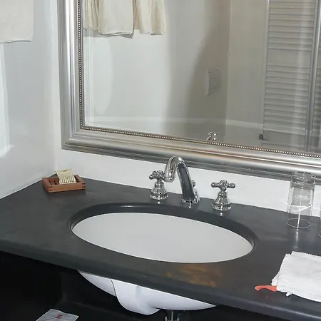 拉特拉莎迪佩蓝戈尼b&b酒店 住宿加早餐酒店 文蒂米利亚