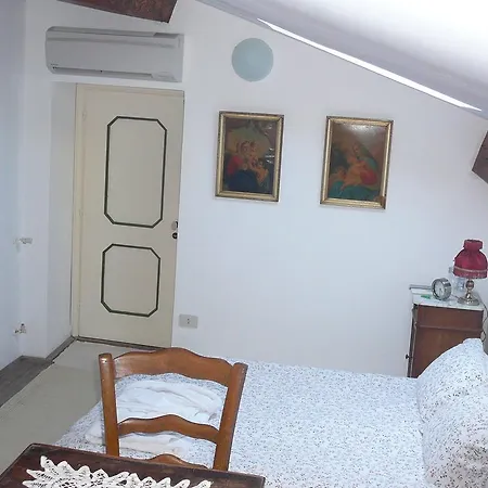 La Terrazza Dei Pelargoni Alojamento de Acomodação e Pequeno-almoço 3*