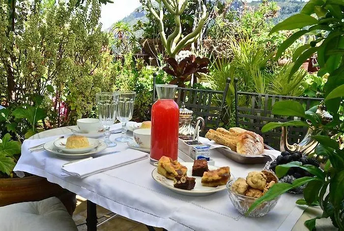 Oda ve Kahvaltı La Terrazza Dei Pelargoni 3*