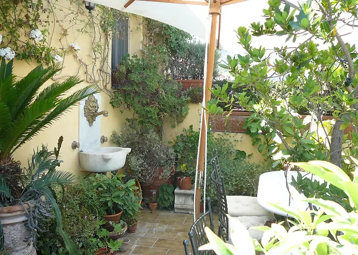 Oda ve Kahvaltı La Terrazza Dei Pelargoni Ventimiglia